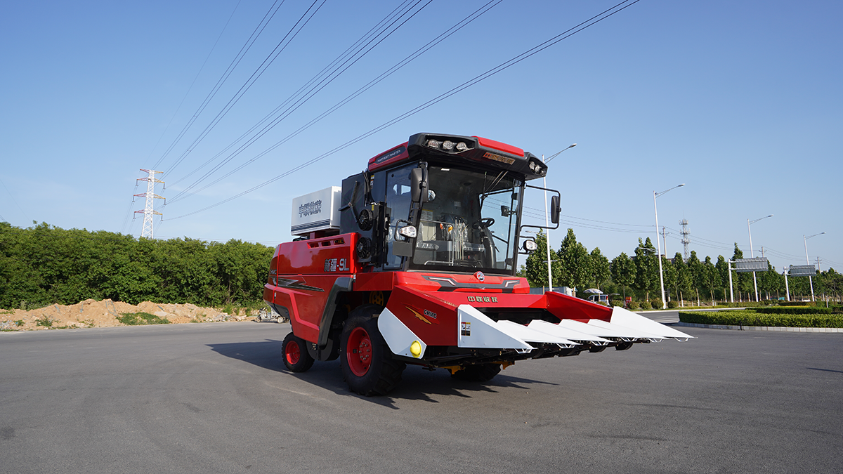 “尊龙凯时”2022款4YZL-5自走式玉米籽粒联合收割机